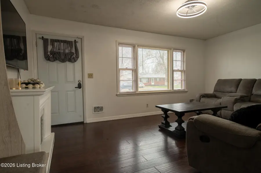 8311 Latania Dr, Louisville, KY 40258 - #2