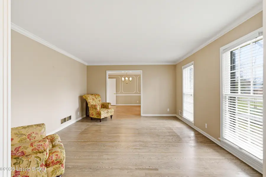 412 Lochinvar Pl, Douglass Hills, KY 40243 - #3