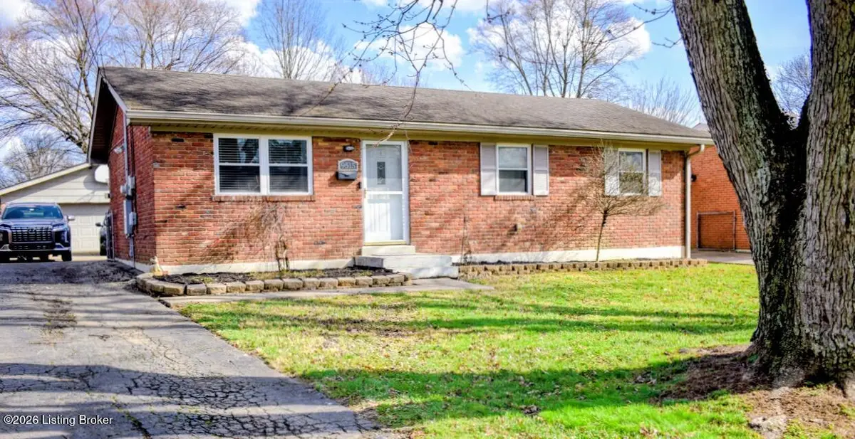 9515 Titan Dr, Louisville, KY 40229 - #1