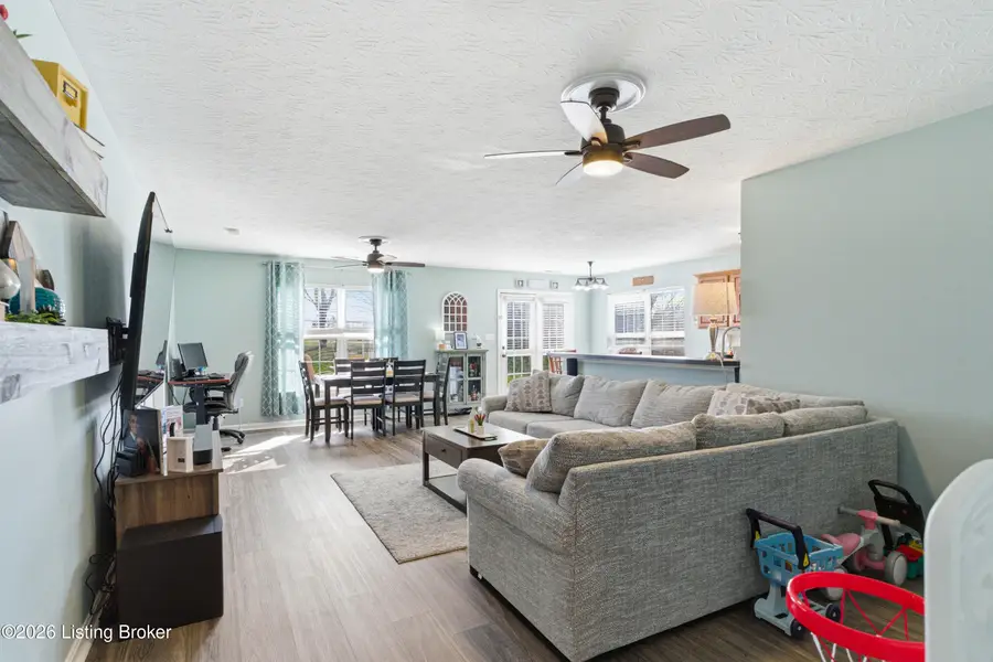 9712 Evanwood Ct, Louisville, KY 40228 - #3