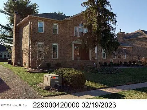 8310 Regency Woods Way, Louisville, KY 40220