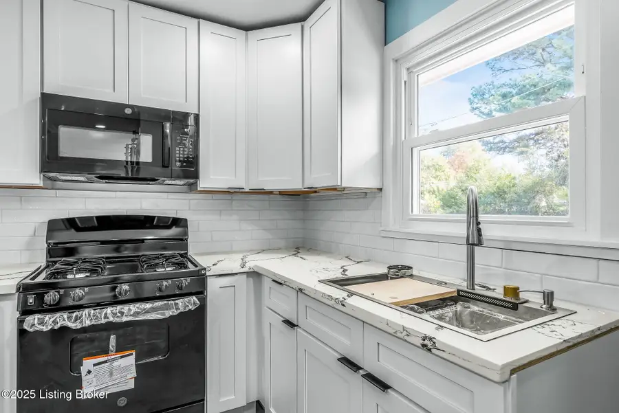 1201 Evelyn Dr, Radcliff, KY 40160 - #3