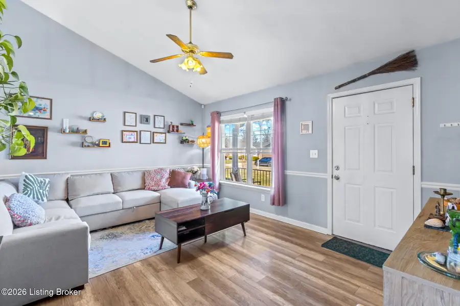 4012 Cedarway Ct, Louisville, KY 40229 - #2