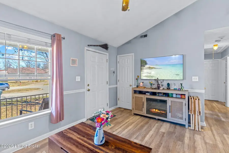 4012 Cedarway Ct, Louisville, KY 40229 - #3