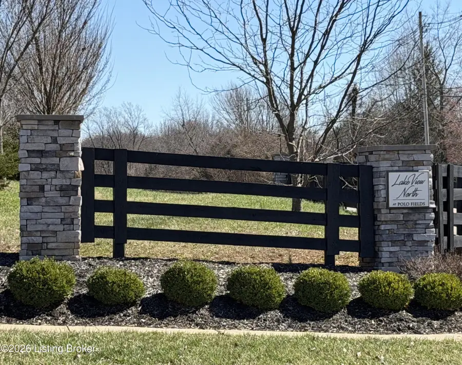 2000 Meadows Edge Ln, Louisville, KY 40245 - #3