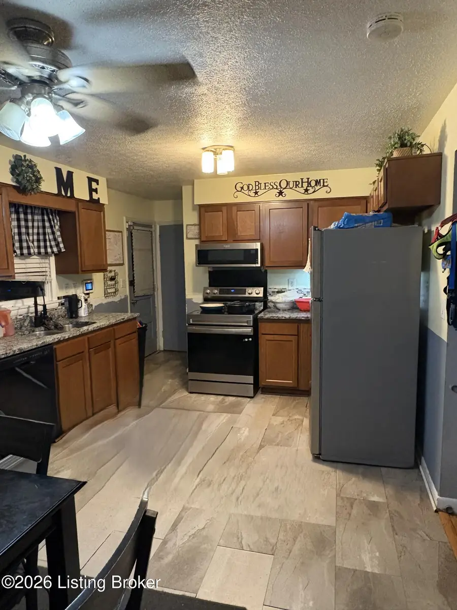 5615 Arvis Dr, Louisville, KY 40216 - #2