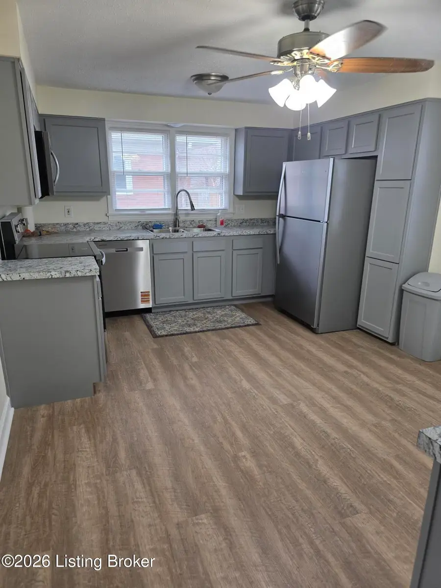 4908 Swaps Ln, Louisville, KY 40216 - #2