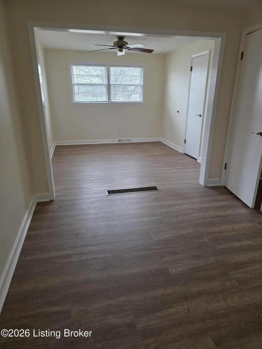 4908 Swaps Ln, Louisville, KY 40216 - #3