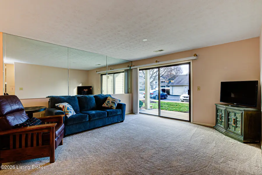 8410 Ambrosse Ln #103, Louisville, KY 40299 - #3