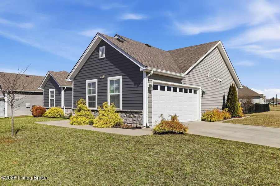 10917 Hidden Trail Ct, Louisville, KY 40229 - #2