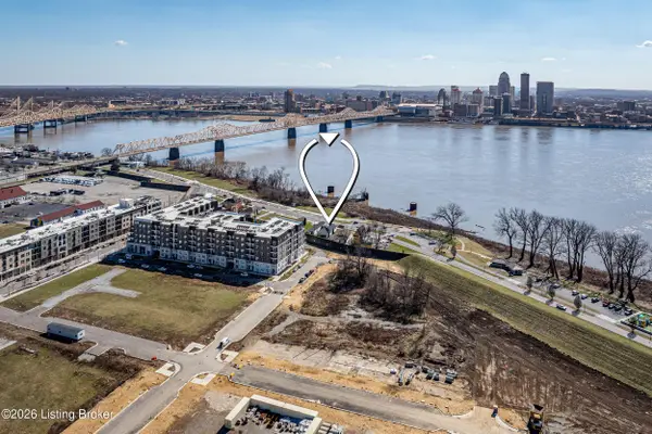 427 E Riverside Dr, Clarksville, IN 47129