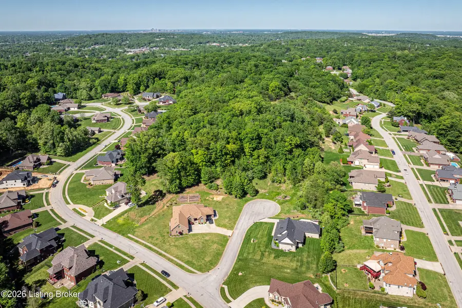000 Hardwood Forest Dr, Louisville, KY 40214 - #2
