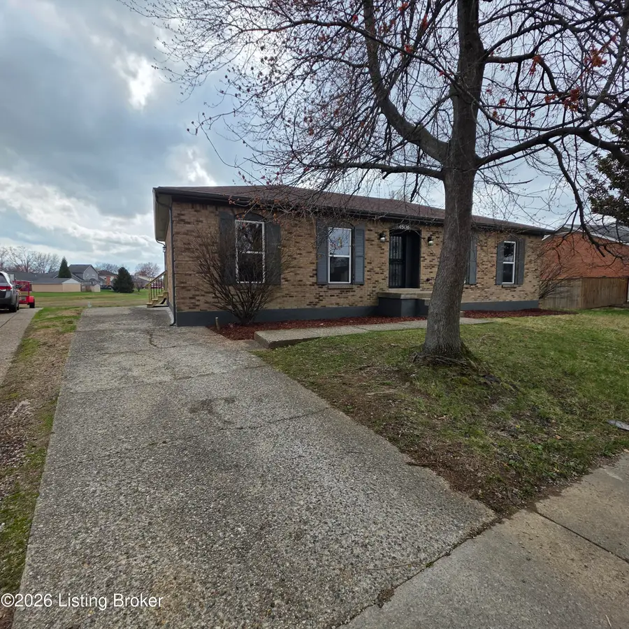 4506 Starks Dr, Louisville, KY 40218 - #2