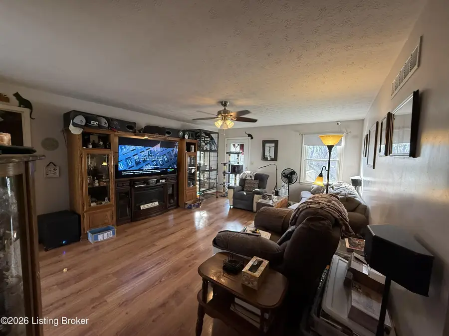 104 Thomas St, Frankfort, KY 40601 - #3