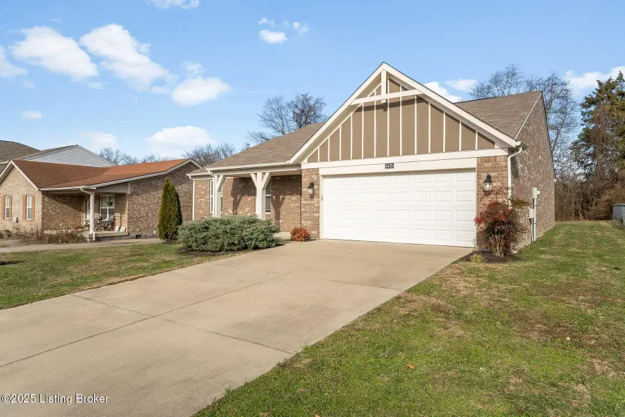 8425 Splendid Pt, Louisville, KY 40229 - #3