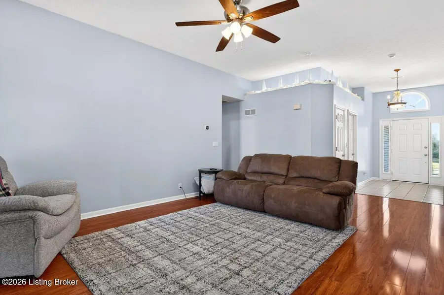 15711 Beckley Hills Dr, Louisville, KY 40245 - #2