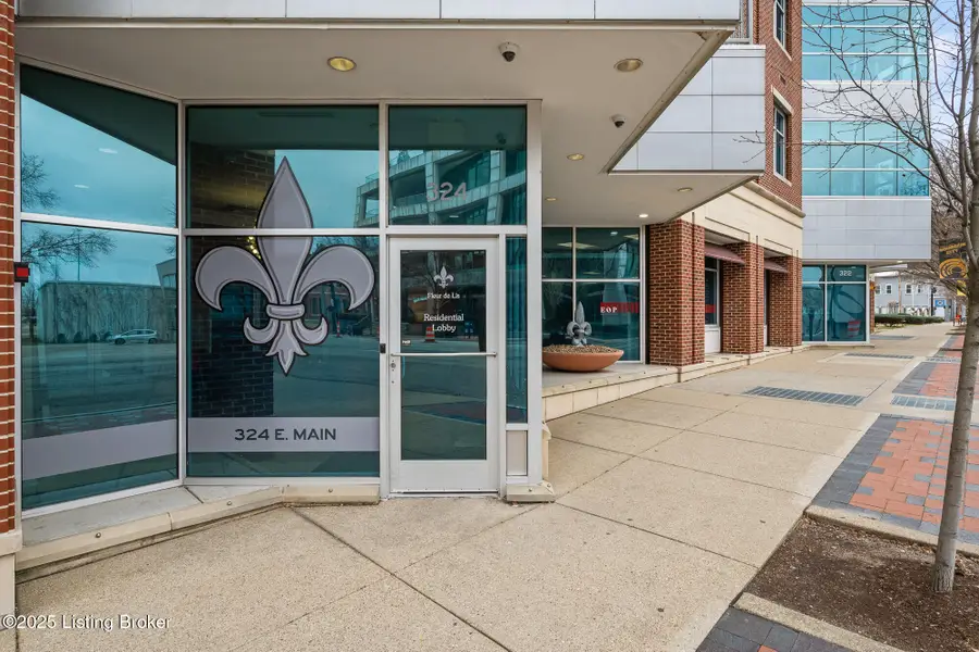 324 E Main St #401, Louisville, KY 40202 - #3