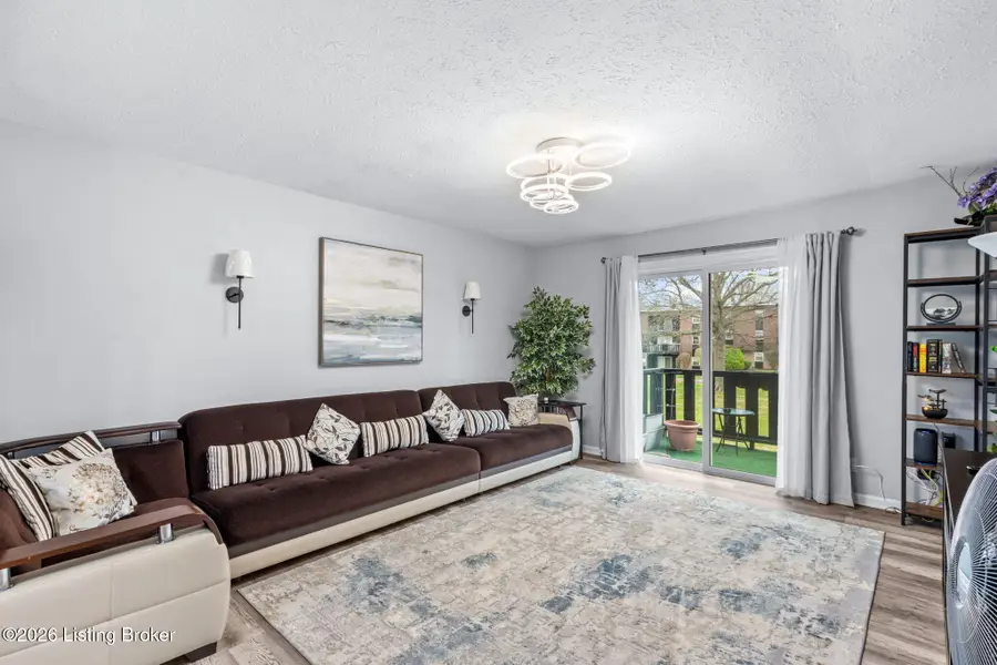 3505 Lodge Ln #APT 212, Louisville, KY 40218 - #3