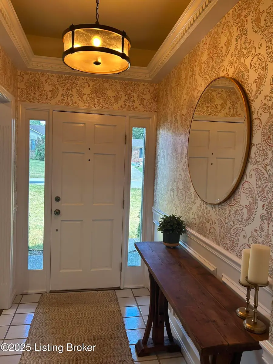 217 Edgewood Dr, Bardstown, KY 40004 - #3