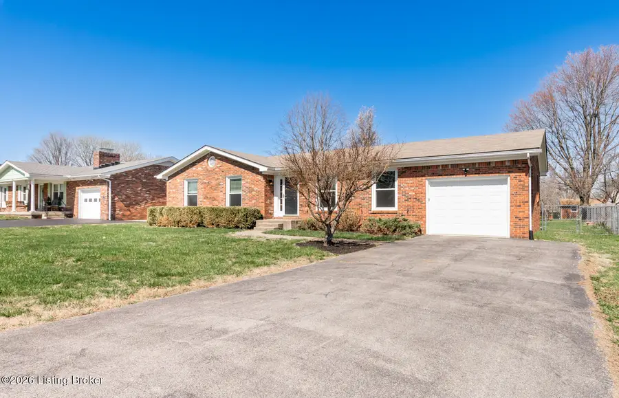 196 Sherrie Dr, Shelbyville, KY 40065 - #2