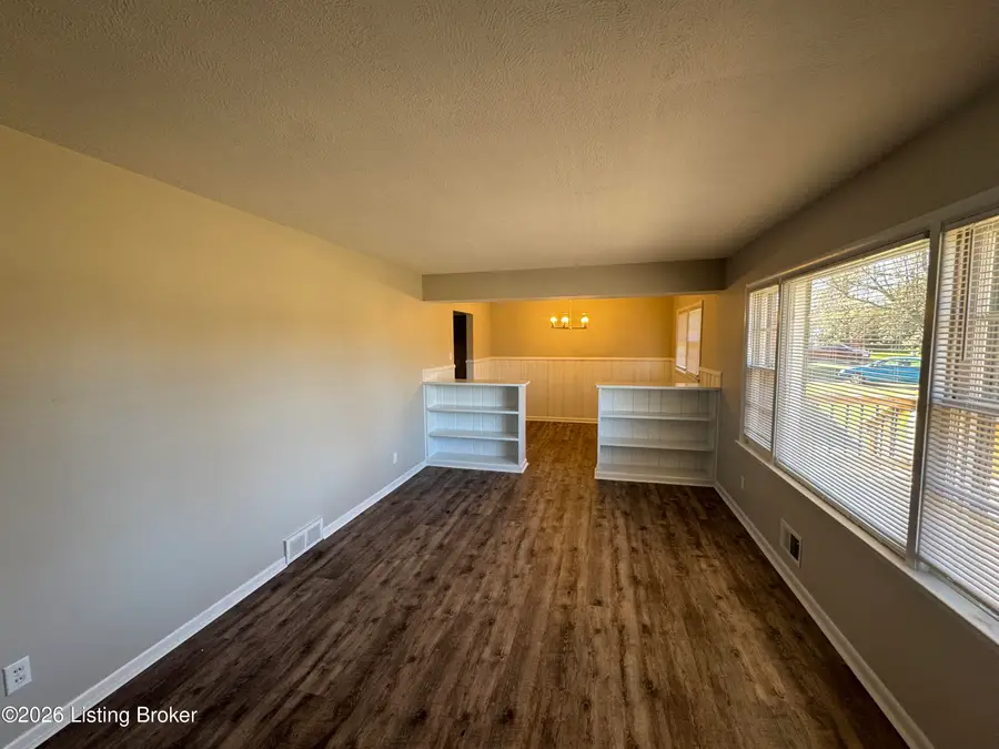 6319 Doe Run Rd, Louisville, KY 40216 - #3