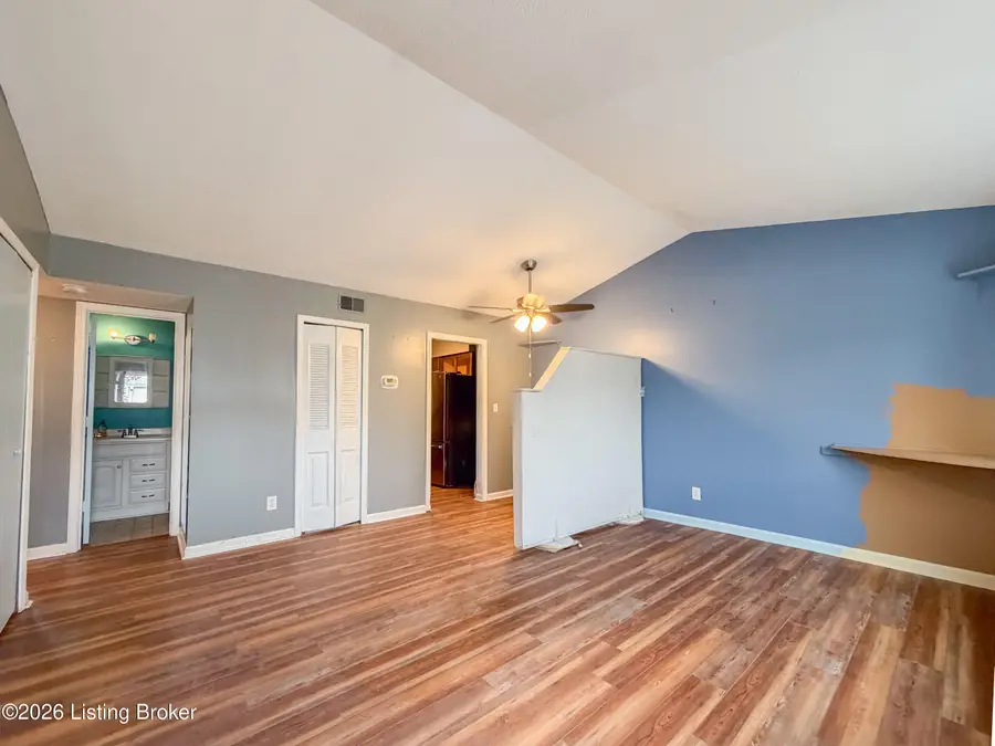 6024 Highliner Dr, Louisville, KY 40291 - #2