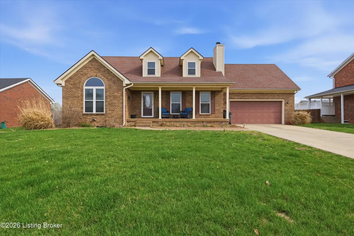 484 Circle Valley Dr, Louisville, KY 40229 - #1