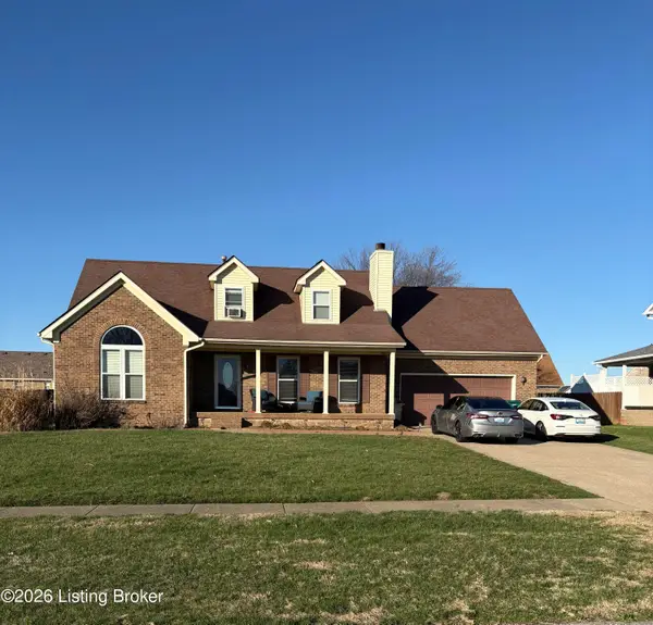 484 Circle Valley Dr, Louisville, KY 40229