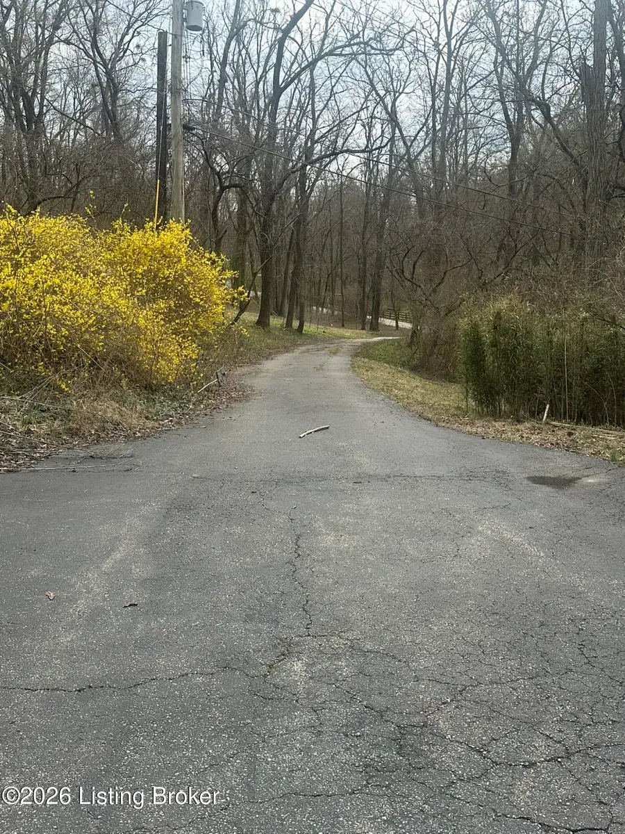 2515 Woodside Rd, Louisville, KY 40207 - #2