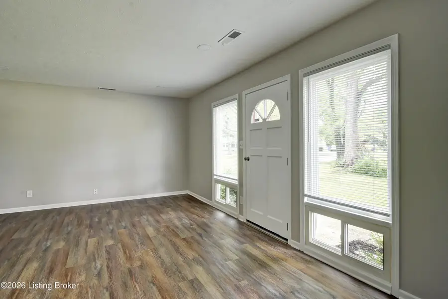 10010 Donau Ln, Louisville, KY 40272 - #3