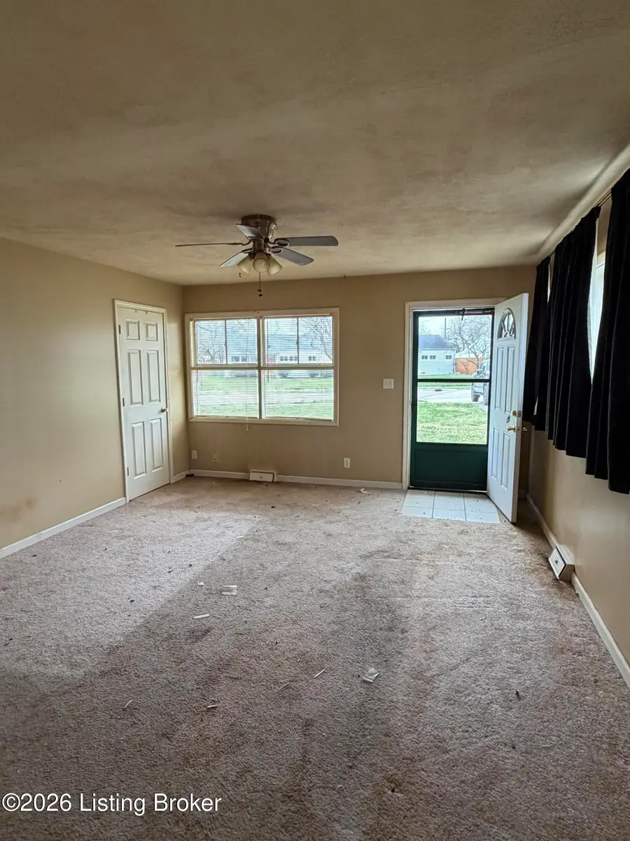 4923 Bluebird Ave, Lynnview, KY 40213 - #2