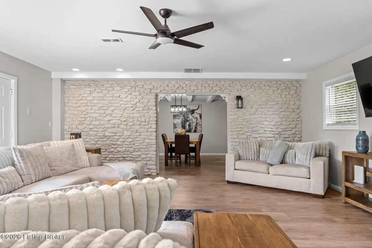 2085 Frankfort Rd, Shelbyville, KY 40065 - #1