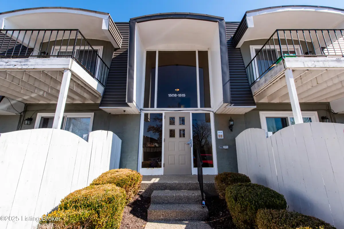 1515 La Fontenay Ct, Louisville, KY 40223 - #1