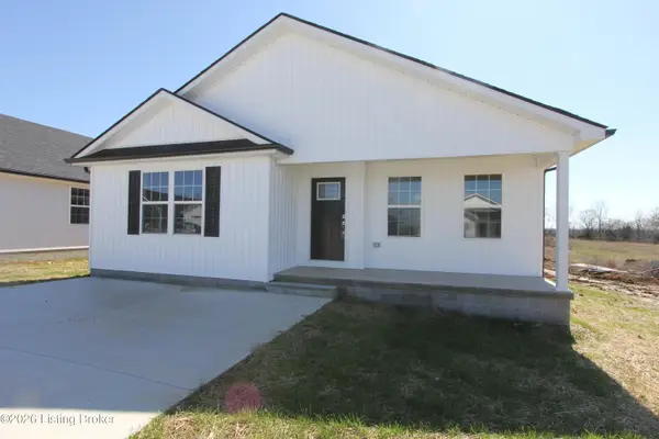 202 Charles Carr Dr, Harrodsburg, KY 40330