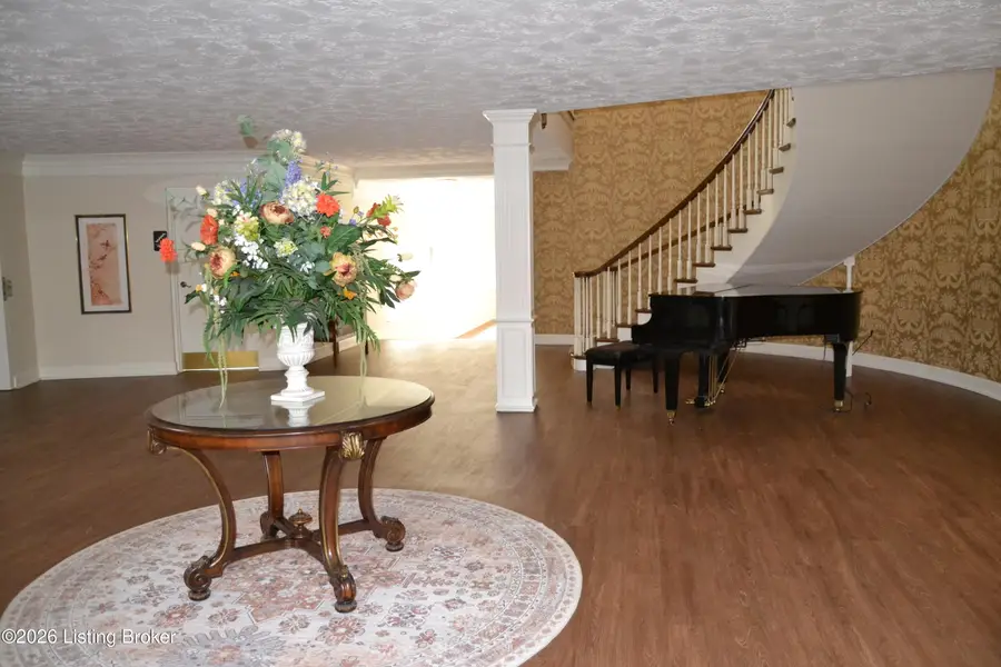 5800 Coach Gate Wynde #324, Louisville, KY 40207 - #3