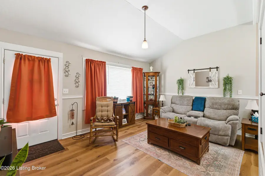 7303 Rainbow Dr, Louisville, KY 40272 - #3