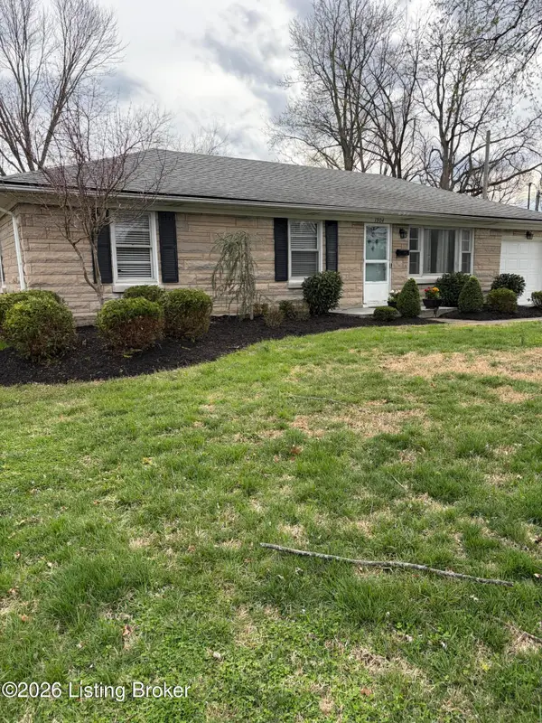 1904 Lampter St, Louisville, KY 40216