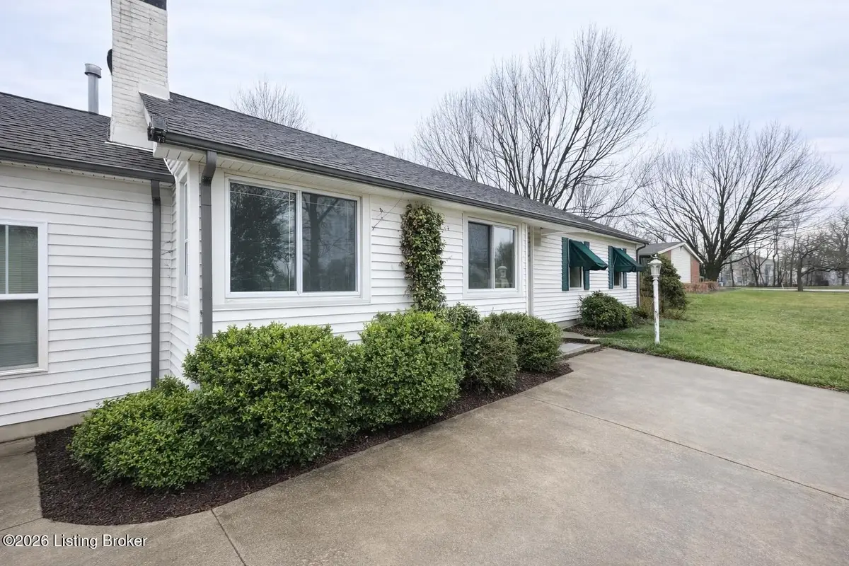 1920 Buechel Bank Rd, Louisville, KY 40218 - #1