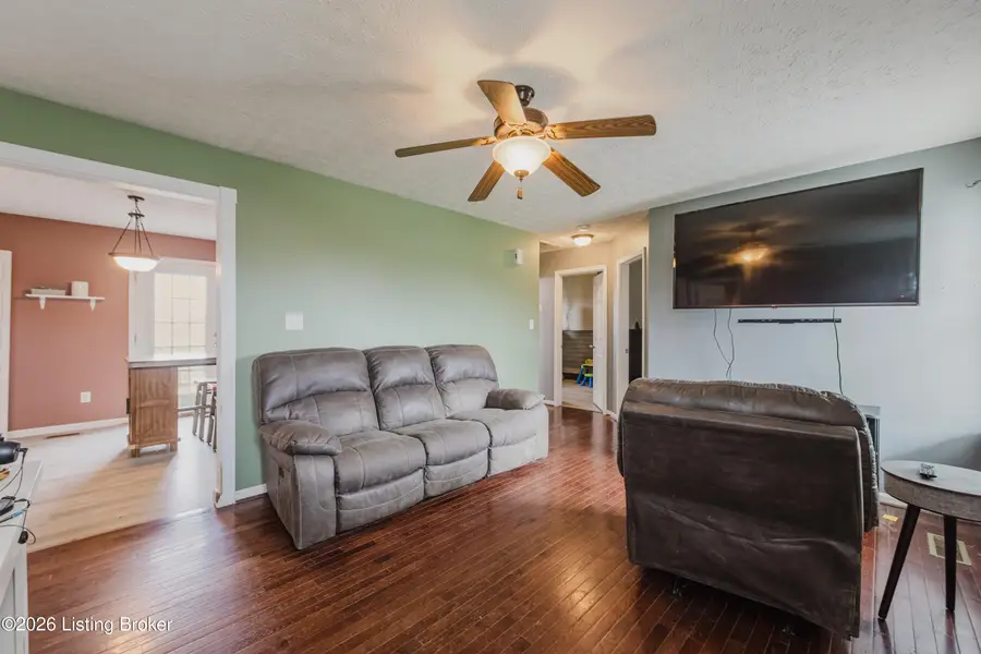 178 Wooded Oak Ct, Shepherdsville, KY 40165 - #2