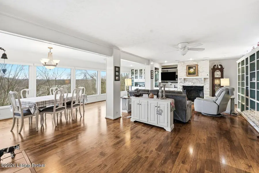 950 Lakeview Dr, Bloomfield, KY 40008 - #3