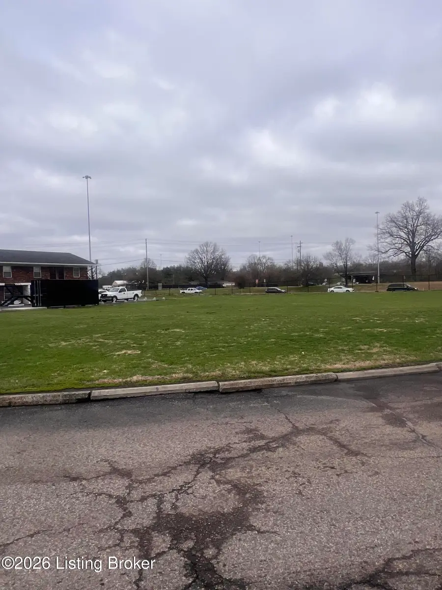 1700 Sanders Ln, Louisville, KY 40216 - #2