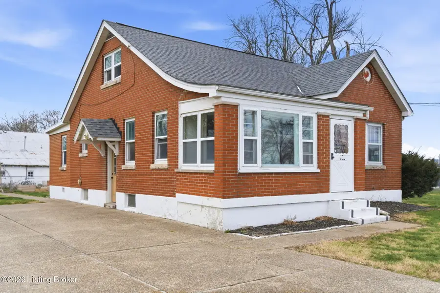 3702 Kramers Ln, Louisville, KY 40216 - #3