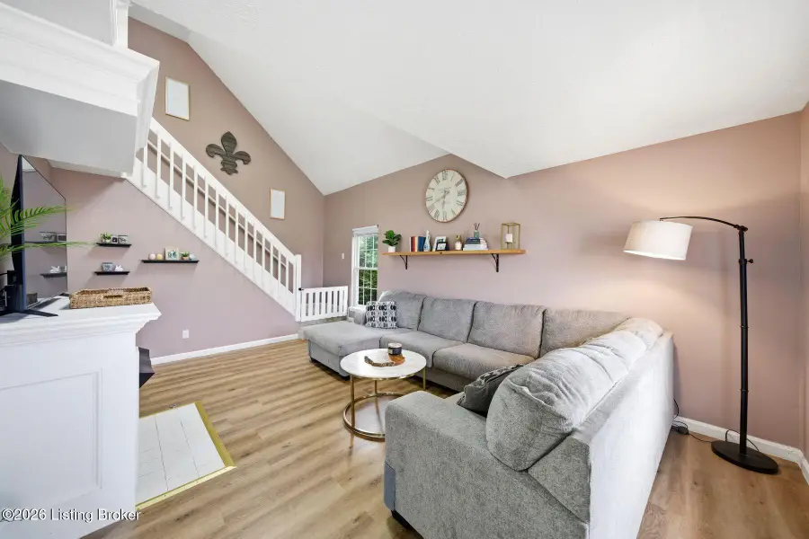 10207 Park Lake Dr, Louisville, KY 40229 - #3