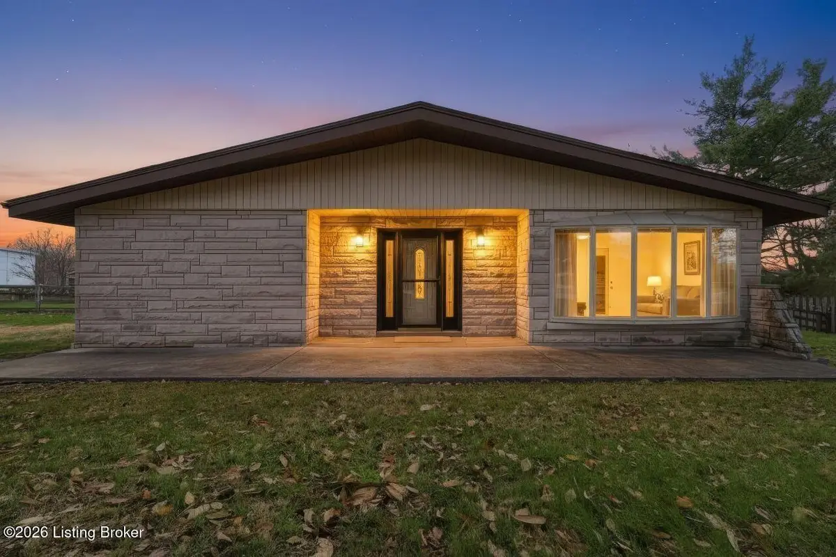 190 N Forrest Rd, Radcliff, KY 40160 - #1