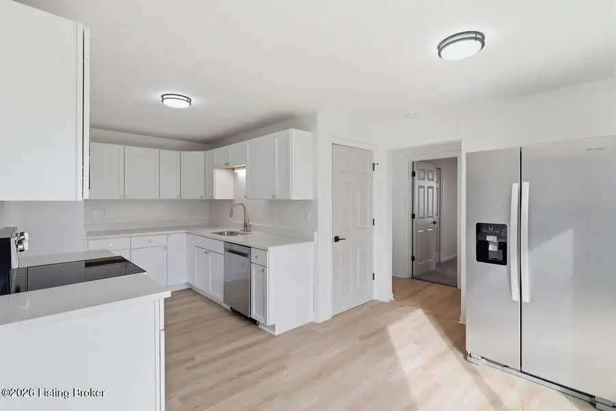 190 N Forrest Rd, Radcliff, KY 40160 - #2