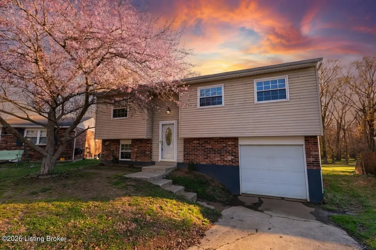 4601 Logby Pl, Louisville, KY 40272 - #1