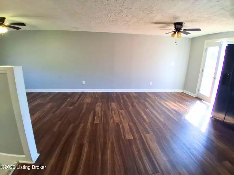 4608 Mud Ln, Louisville, KY 40229 - #3