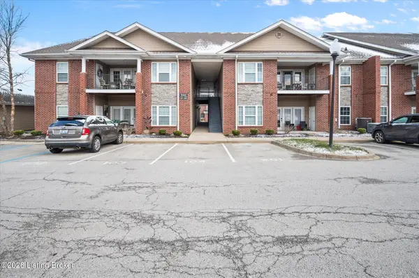 9402 Clubview Dr, Louisville, KY 40291