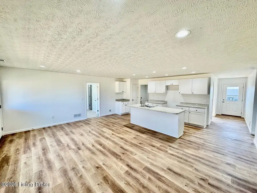 140 Brookside Dr, Springfield, KY 40069 - #3