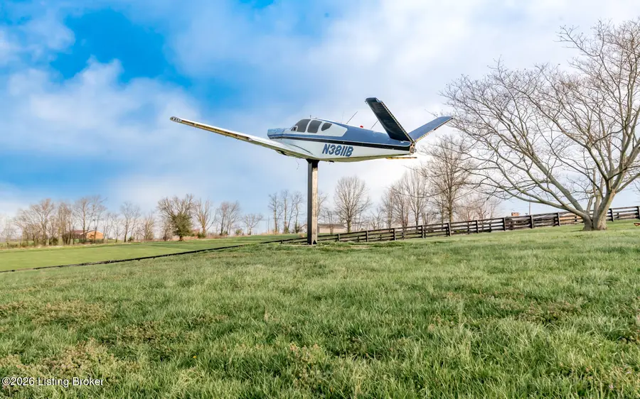 122 Airport Ln, Springfield, KY 40069 - #2